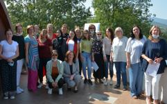 Unapređenje međuetničke saradnje između Vranja i Tutina kroz osnaživanje žena i devojaka iz manjinskih grupa i umrežavanje relevantnih aktera iz lokalnih zajednica.